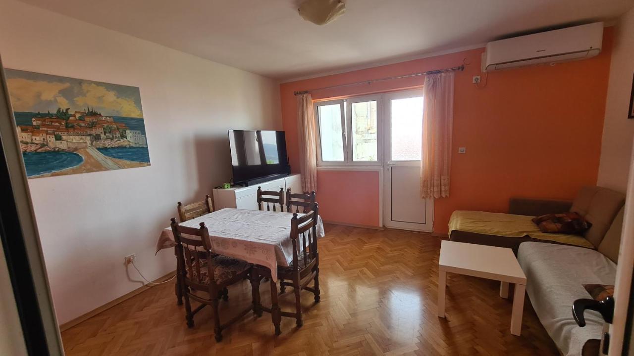 Apartments Vukovic スヴェティ・ステファン エクステリア 写真